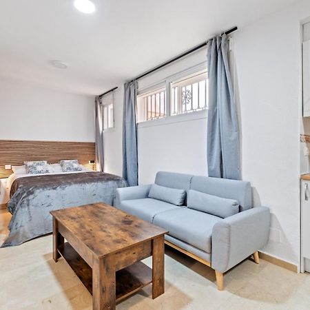 Modern And Comfortable Studio Malaga Bagian luar foto
