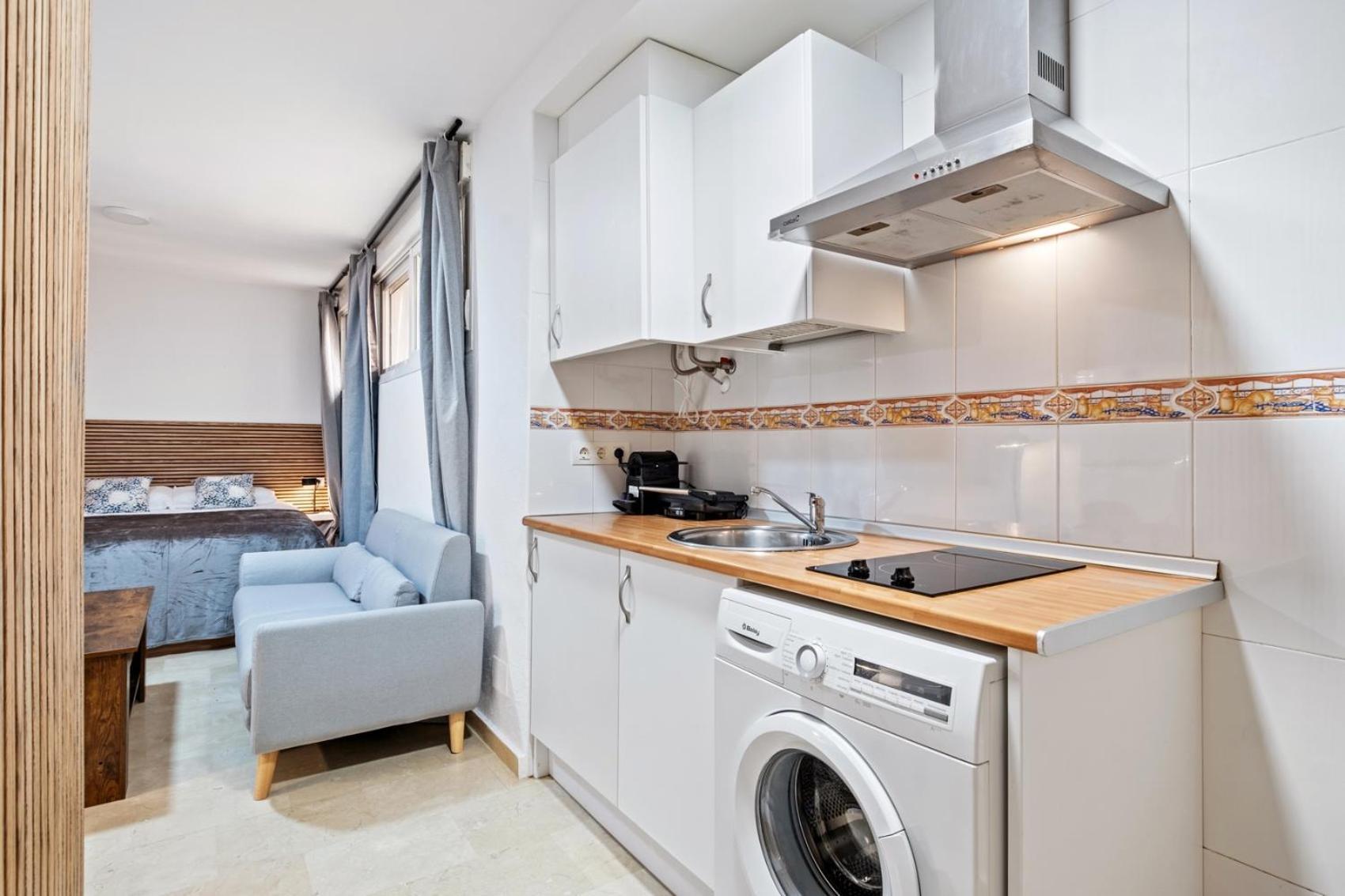 Modern And Comfortable Studio Malaga Bagian luar foto