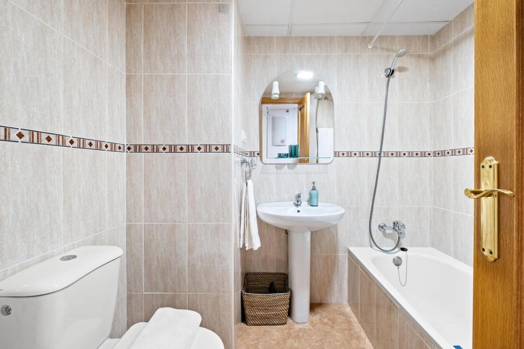 Modern And Comfortable Studio Malaga Bagian luar foto